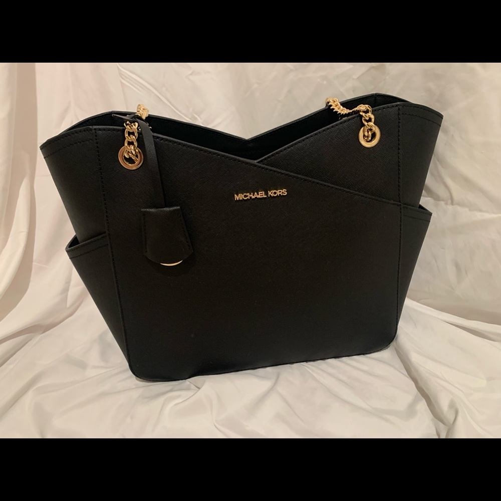 Black Michael Khors purse